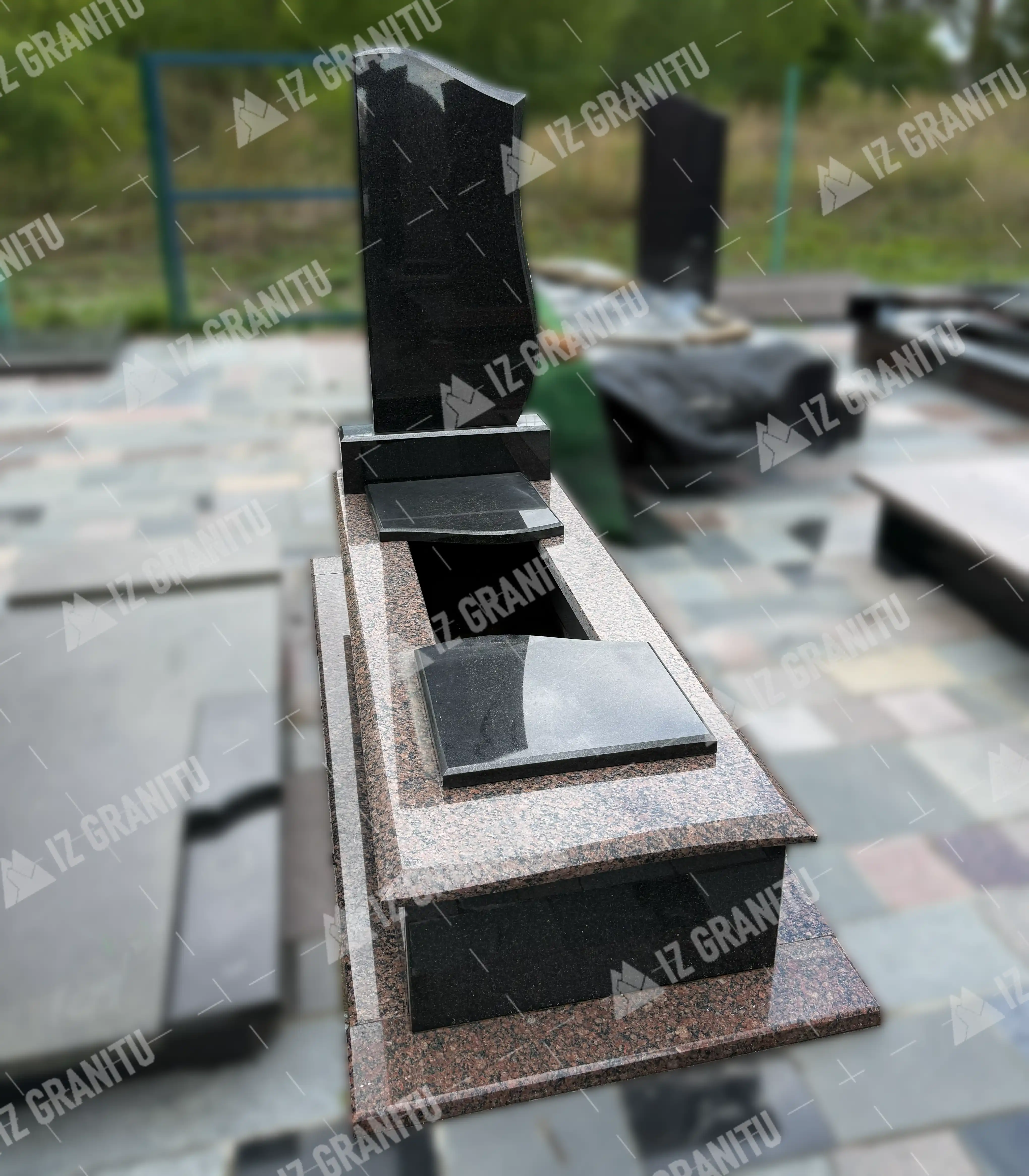 Одинарний пам'ятник 1